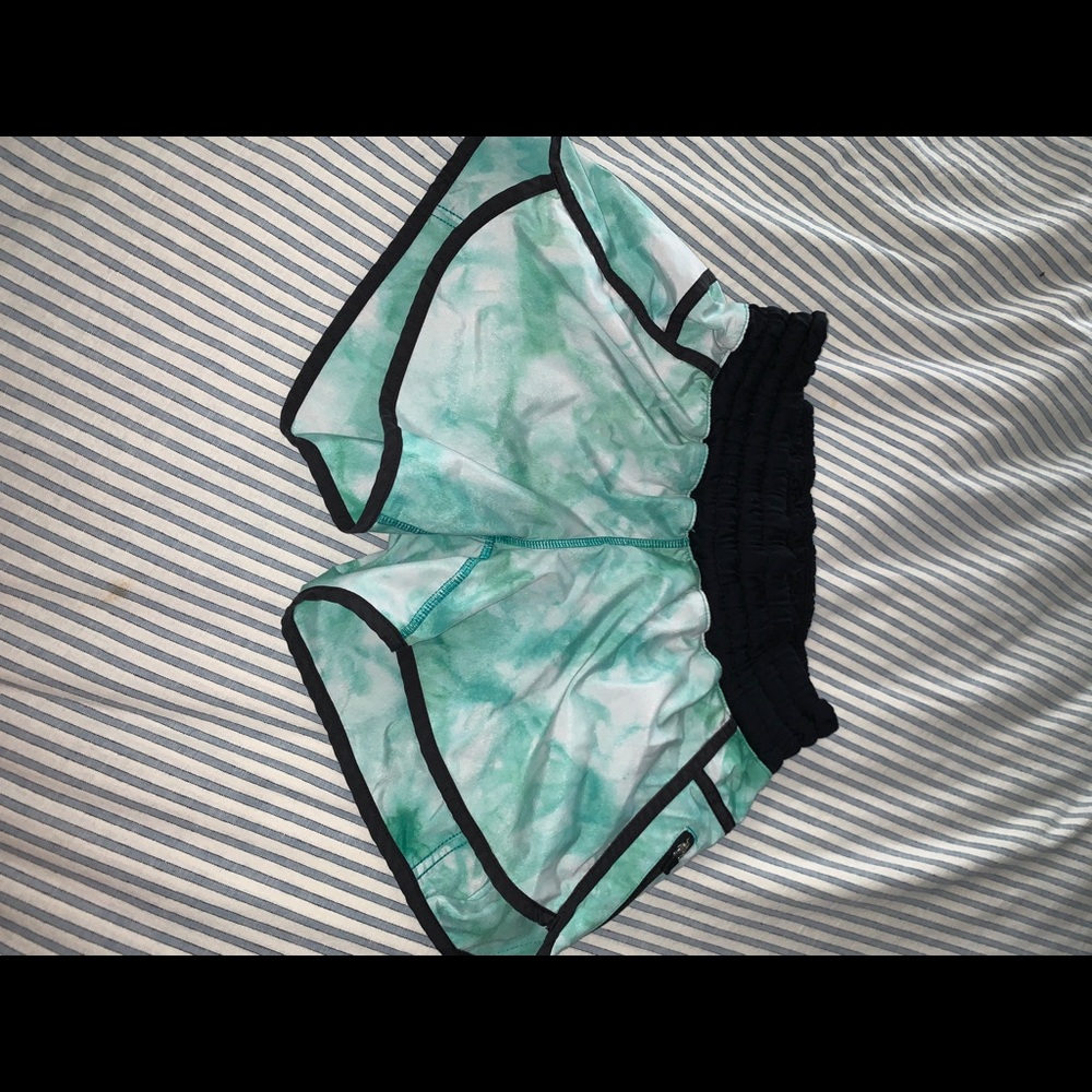 Lululemon Tracker Shorts size 6